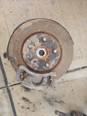 Toyota Camry XLE LE 2018-2024 2,5 L husillo delantero lado del conductor buje de nudillo OEM  Foto 1 de 4