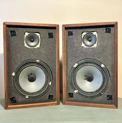 Vintage Pair Of Harman Kardon Speakers 17.5 X 11.5 - Image 1 of 4