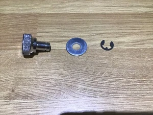 Massey Ferguson 65 Grill Befestigungsknopf - Bild 1 von 3