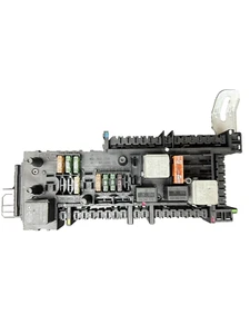 Caja relé de fusibles SAM delantera Mercedes-Benz W204 W212 | Unidad Delphi Hella OEM | Motor - Imagen 1 de 5