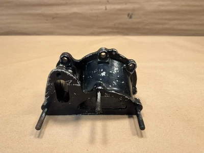 Adaptador de bomba de agua Rolls Royce Silver Dawn & Silver Wraith Bentley MkVI RE7484U Foto 1 de 4