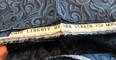 2-4 YD Vtg 44X72 MODA Deb Strain CAPE LIBERTY Wavy Swirl Quilt Fabric NAVY BLUE - Image 1 of 4