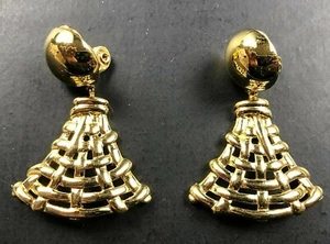 Vintage Signed Monet Clip on Earrings Gold Tone Dangle Drop Basket Weave Shiny - Picture 1 of 5