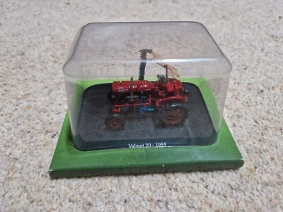 HACHETTE UNIVERSAL HOBBIES 1/43 CLASSIC 1955 VALMET 20 TRACTOR - Image 1 of 2