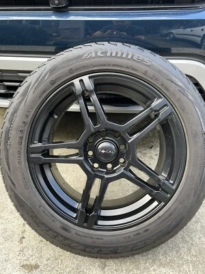 "Ruedas focales de 16"" con neumáticos" Foto 1 de 4