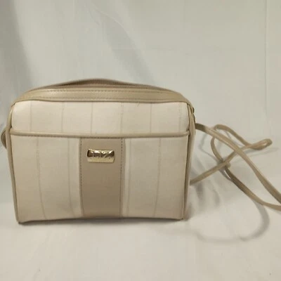 Cartera Bandolera Liz Claiborne Crema y Bronceado Rayas Ligeras Vegana Imitación Cuero Foto 1 de 4