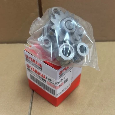 【NEW】Yamaha Genuine 2001-2013 WR250F YZ250F OIL PUMP ASSY 5SG-13300-01-00 - Imagem 1 de 3