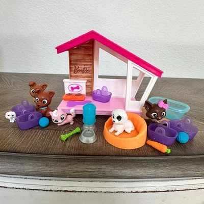 Barbie Muñeca Casa para Perros Juego con Perro Mascota y Accesorios Veterinario Cachorros Gato Lote Foto 1 de 4