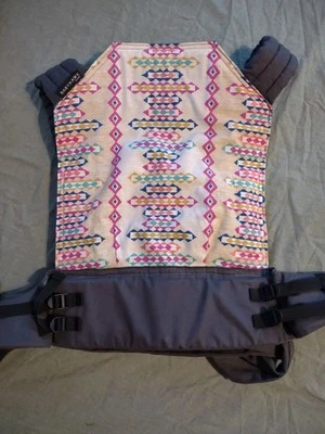 Portabebés Baby Hawk de Moby para niños pequeños delantero o trasero tribal azteca Foto 1 de 4