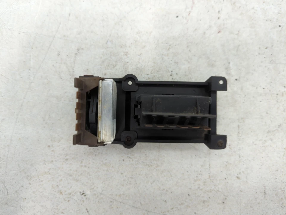 Interruptor principal de ventana eléctrica de puerta izquierda conductor suburbano GMC C1500 1994 WE1CQ Foto 1 de 4