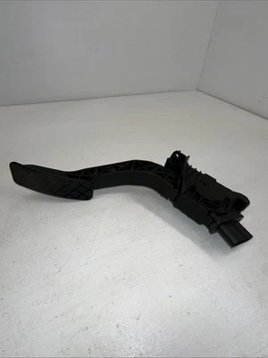 # VOLKSWAGEN TIGUAN 2017 ACCELERATOR THROTTLE PEDAL 5Q2723503D - Image 1 of 4