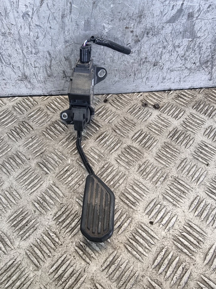 TOYOTA YARIS ACCELERATOR PEDAL 78110-0D100 1.5L MAN PET HATCHBACK 2019 - Image 1 of 4