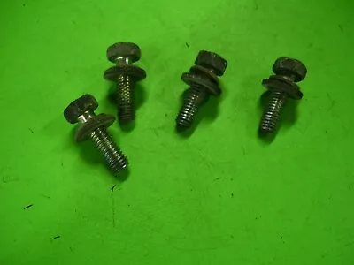 74 Toyota Corolla Deluxe TE21 1600 1.6 2TC Motor Radiador Revestimiento Ventilador PERNOS Perno Foto 1 de 3