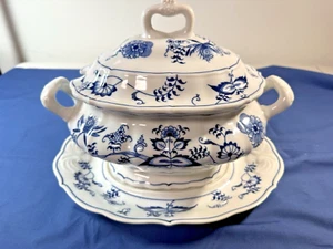 Vintage Blue Danube Japanese Porcelain Soup Tureen With 13" Under Plate - Picture 1 of 14