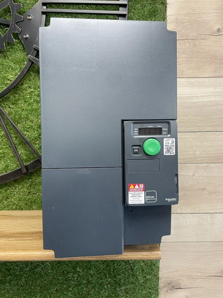 Variateur Schneider Electric ATV320D15S6C AC Speed Drive 15kw Neuf No Box - Photo 1/4