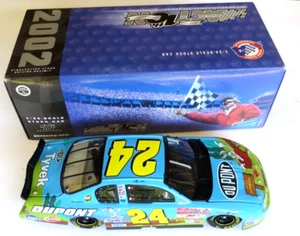 Jeff Gordon #24 NASCAR 1:24 Scale Stock Car NEW BOXED 2002 Dupont Looney Tunes - Picture 1 of 14