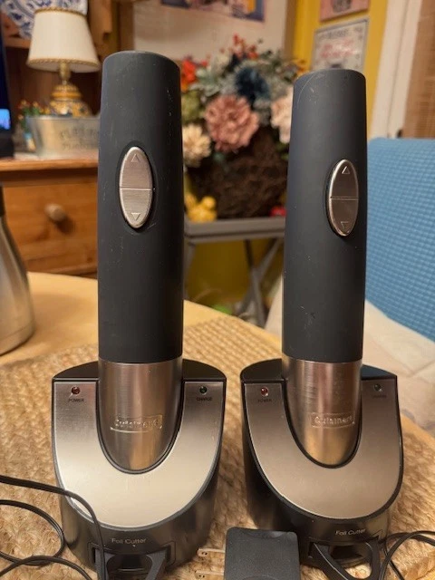 Cuisinart electric wine opener set CWO-48(KT) with a charger each. - Image 1 of 1