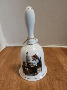 Colección del museo 1986 campana de porcelana ""For a Good Boy"" de Norman Rockwell - Imagen 1 de 7