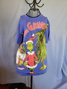 NWT Dr Seuss Sz M T-Shirt How The Grinch Stole Christmas 2022 Wrap Graphic - Picture 1 of 8