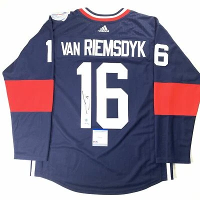 Camiseta assinada por James van Riemsdyk PSA/DNA CERTIFICADO DE AUTENTICIDADE equipe EUA folhetos autografados - Imagem 1 de 3