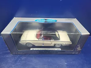 Welly Ford 1962 Ford Thunderbird Sport Roadster cremefarben Druckguss 1:18 - Bild 1 von 3