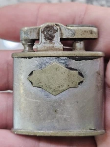 VINTAGE  RONSON Standard SILVER Tone LIGHTER  needs flint and fuel to work - Picture 1 of 3