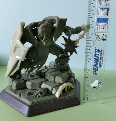 Loose Blizzcon Blizzard Legends Diablo Crusader Vinyl prototype Statue Cover