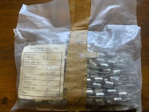 Styropor Kondensatoren Centralab 3700 NOS Beutel 500 Stück - Bild 1 von 2