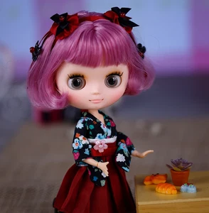 Middie Blythe Puppe japanischer Stil Kleidung Schuhe BJD Bob mit Pony Haar Perücke Spielzeug - Bild 1 von 24