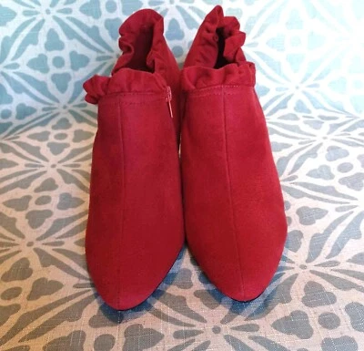 Covington "Flapper" Red Women's Heel Shoes 6 1/2 Medium Size 47594 - Image 1 of 4