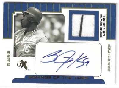 2004 Fleer E-X Бо Джексон No16 Signings of the Times игровая б/у нашивка с автографом /89 SP - Изображение 1 из 2