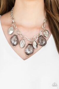 Paparazzi Looking Glass Glamorous - Silver - Necklace & Earrings
