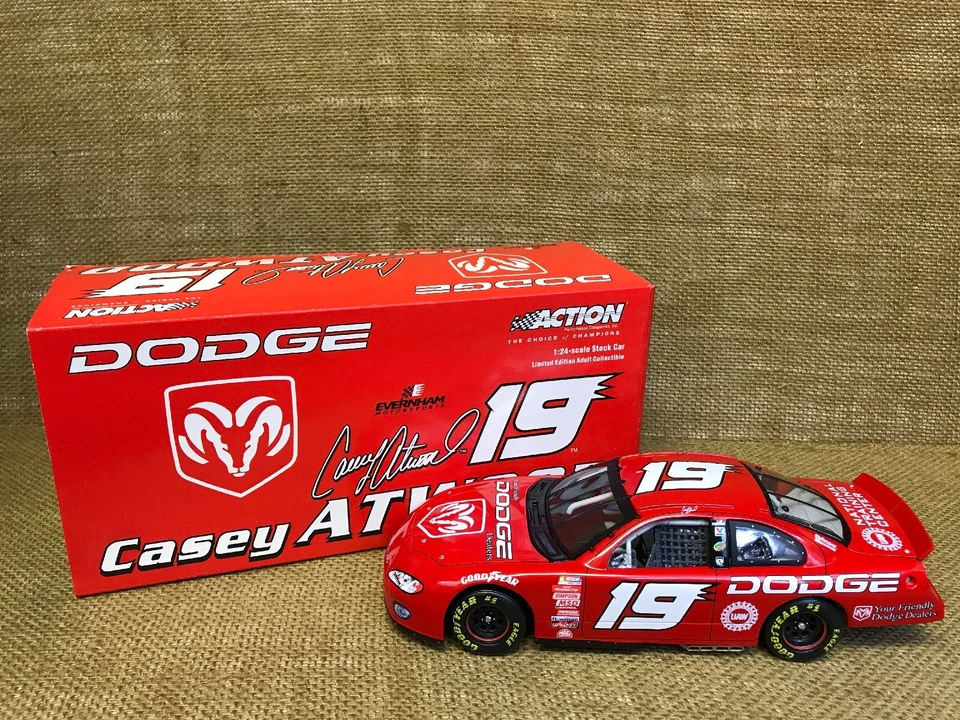 Acción 2001 NASCAR #19 Original Dodge Boys Casey Atwood 2001 Intrepid R/T Rookie Foto 1 de 4