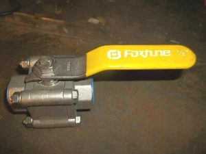 FORTUNE 1/2" BALL VALVE 2000 WOG CF8M (WL95) - Picture 1 of 6