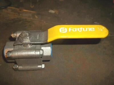FORTUNE 1/2" BALL VALVE 2000 WOG CF8M (WL95) - Image 1 of 4