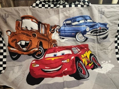 Toalha com capuz Pottery Barn Kids Disney Pixar CARROS bebê criança 30x50” 100% algodão - Imagem 1 de 3