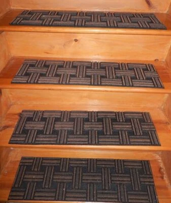 4 = Step 8.1/2 x 30'' 100% Rubber Outdoor Stair Treads - Image 1 of 3