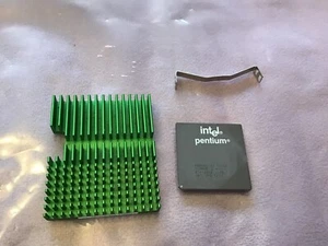 Intel Pentium A80502133 133MHz CPU Processor Socket 7 Tested with Heatsink - Picture 1 of 2