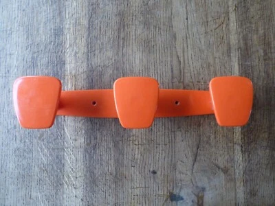 porte manteau 3 patères plastique vintage orange POLA  n°544 no SYLA 70 s - Photo 1/4