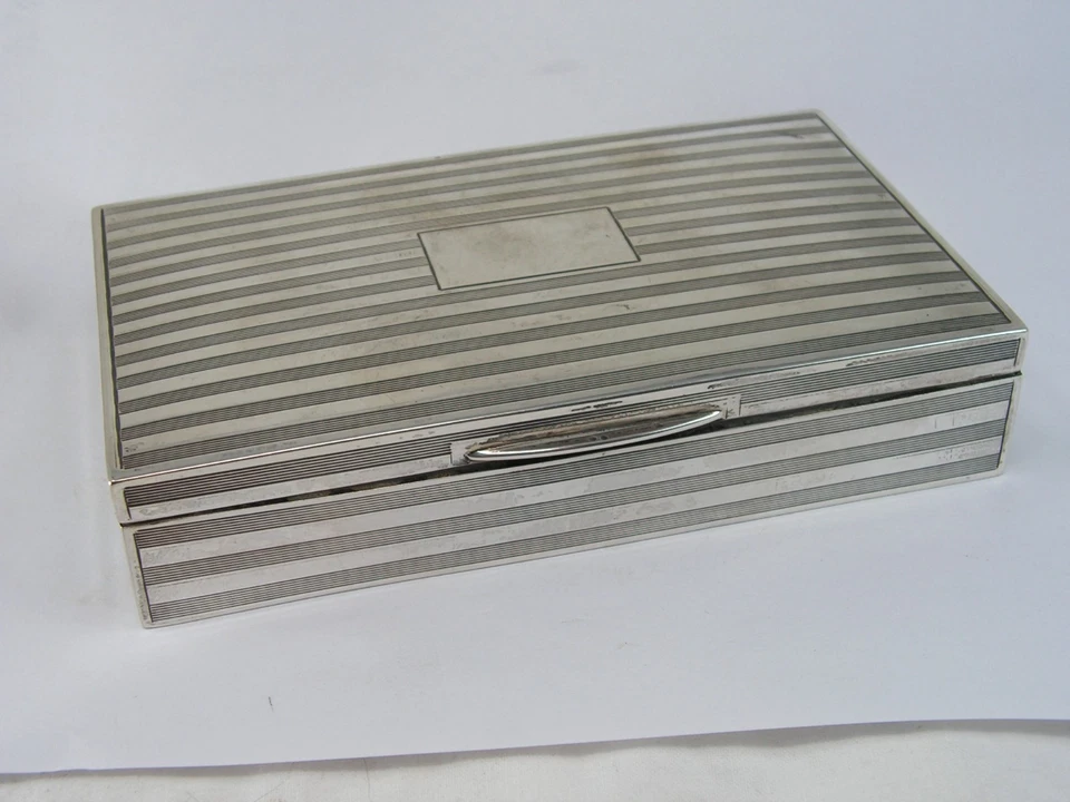 ANTIGUA CAJA DE CIGARRILLOS GEORGE V ART DECO LONDRES PLATA MACIZA CON SELLO 1925 Foto 1 de 4