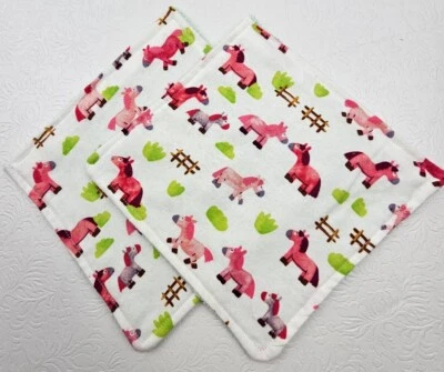 Juego de 2 piezas WashRag 8" por 8" franela y tela de rizo caballos hechos a mano  Foto 1 de 3