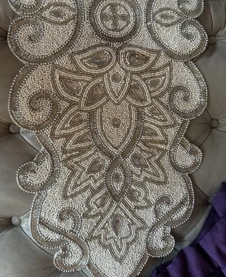 Table Runner串珠银色和白色 — 第 1/4 张图片