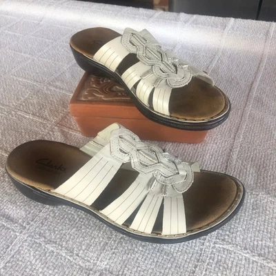 Sandalias Clarks Lexi Slide de cuero sin cordones para mujer 7,5 M Cream Resort Boho Foto 1 de 4