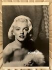Oversize Postcard- Marilyn Monroe 1953 in furs (Bloomsbury)