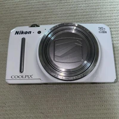 Nikon S9700 Compact Digital Camera 30x Optical 16.05MP Elegant White - Image 1 of 3