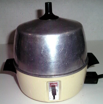 Vintage Shibaura Electric Co Toshiba Egg Cooker Model DC-310 Tested - Image 1 of 4
