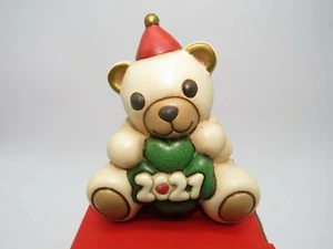 THUN, Orsetto Teddy buon anno 2021, Roso . Altezza 8,5 cm. Nuovo. - Foto 1 di 1