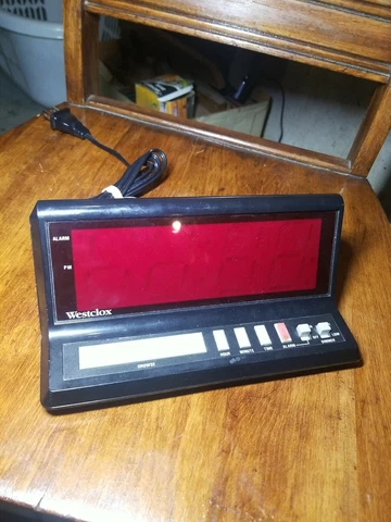 Westclox Red Digital Display Model 22704 Alarm Clock Vintage Retro Table Top Cover