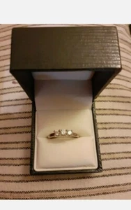 Platinum 950 Diamond ring with three S12 diamonds. Lovely piece! Size: Q - Picture 1 of 7