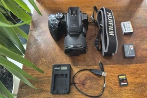 Fujifilm Finepix SL1000 16MP 50x Digital Camera - Xtra Battery & 16gb Card - Picture 1 of 4